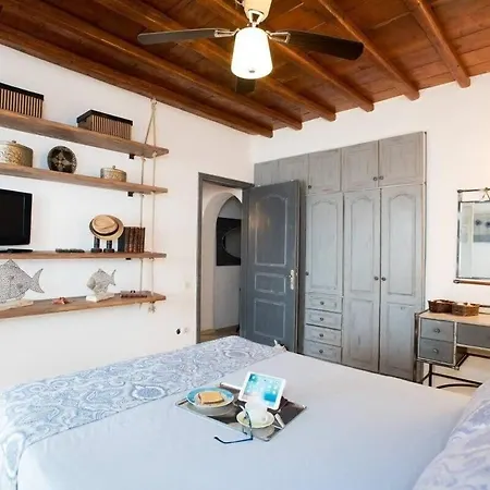 Apt With Amazing Balcony View Of Mykonos * Agios Sostis (Mykonos)