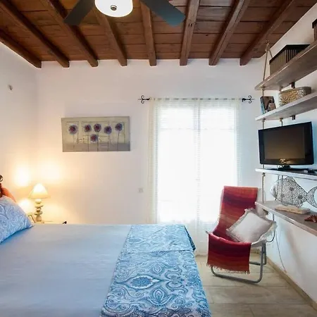 Apt With Amazing Balcony View Of Mykonos Apartment *